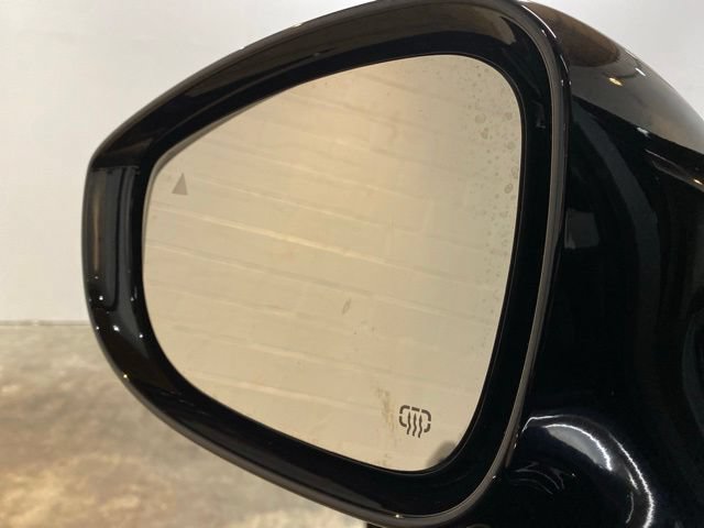 Used 2026 Chrysler Pacifica Limited FWD image 95