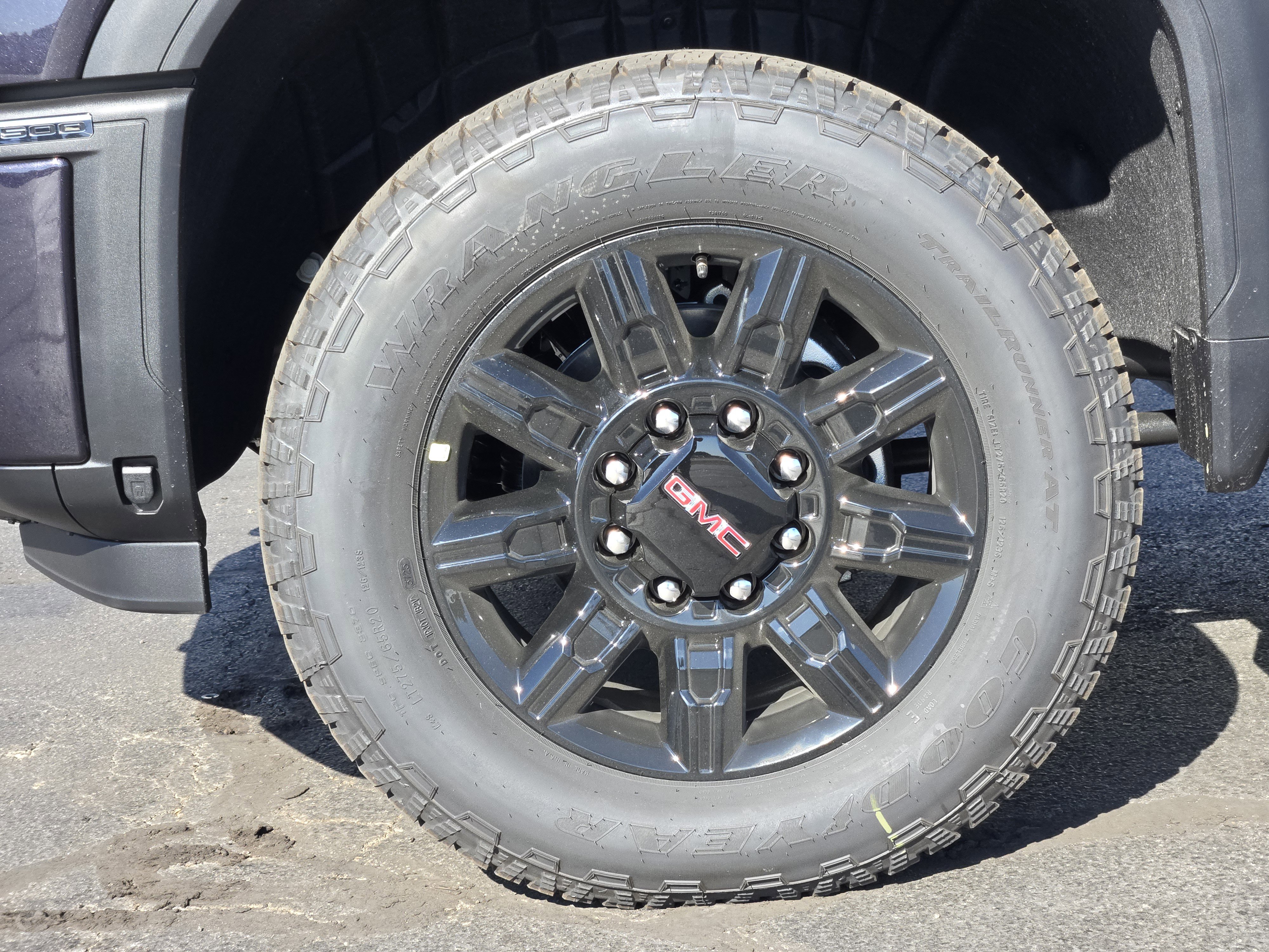 New 2026 GMC Sierra 2500 AT4 w/ AT4 Premium Plus Package image 9