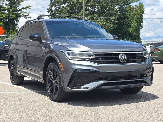 Used 2022 Volkswagen Tiguan SE R-Line AWD/4WD image 7