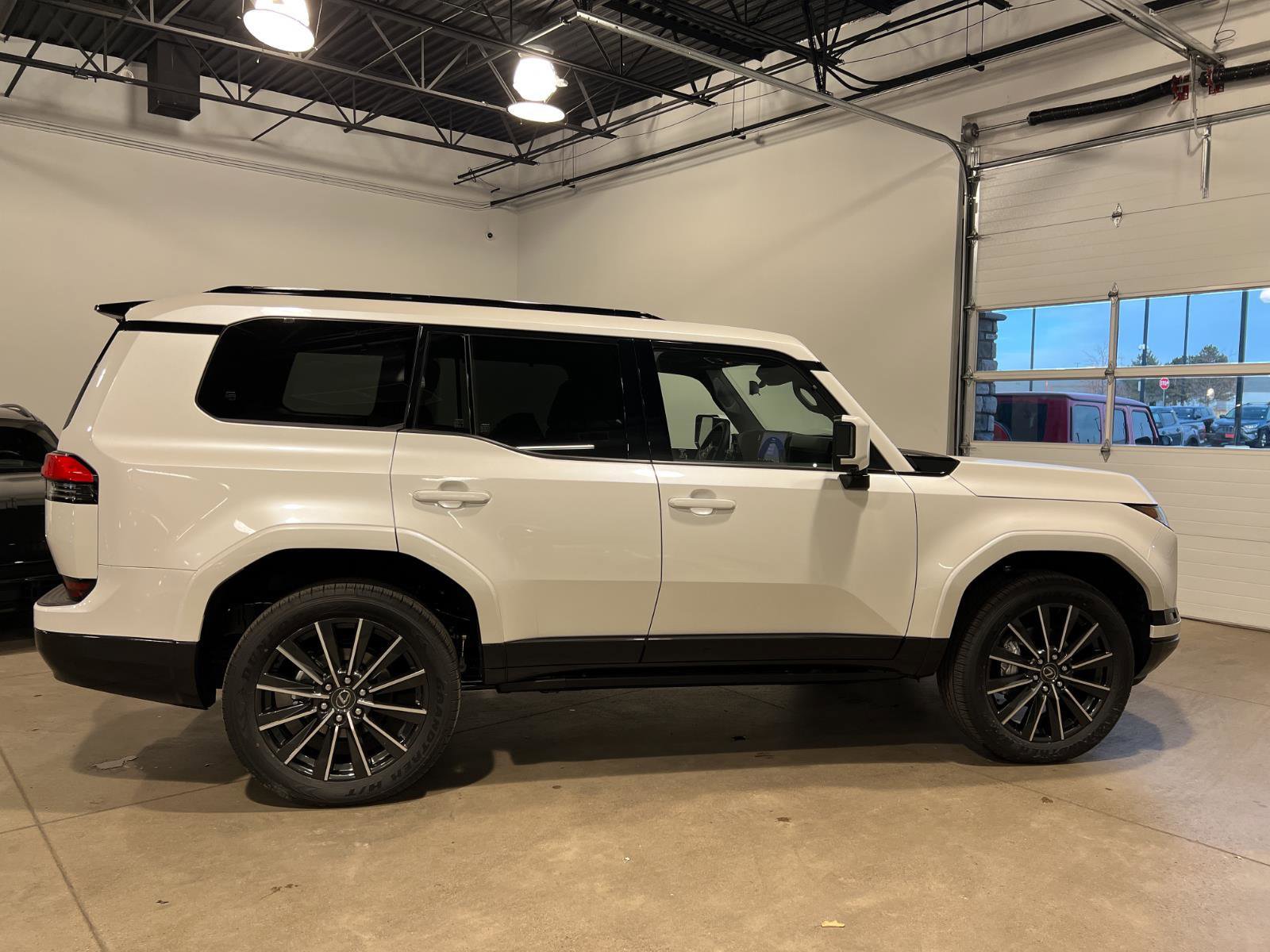 Used 2026 Lexus GX 550 w/ Cold Area Package image 2