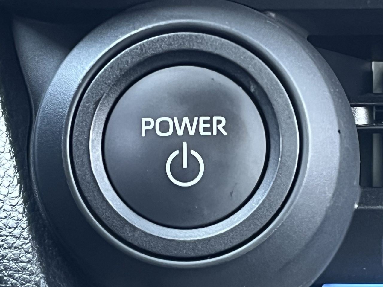 Used 2024 Toyota Prius XLE AWD/4WD image 19