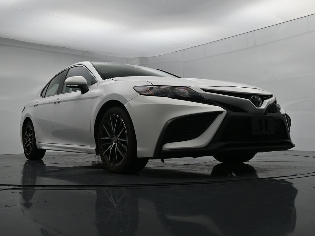 Used 2024 Toyota Camry SE FWD image 18