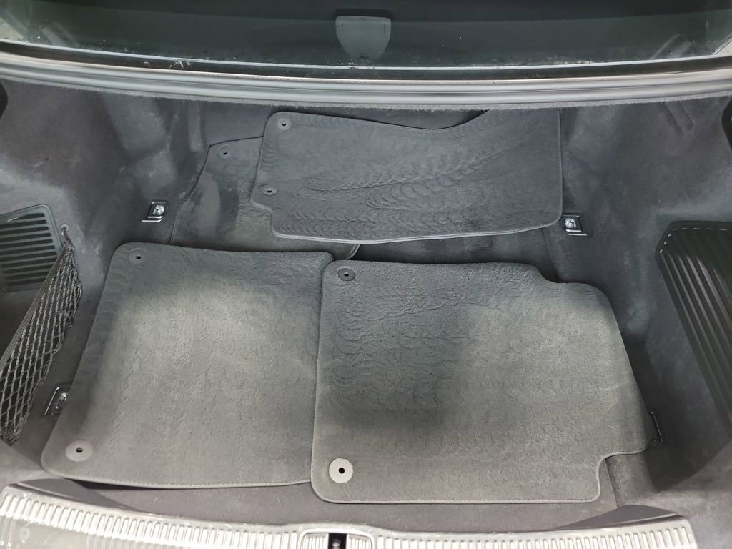 Used 2022 Audi S8 image 11