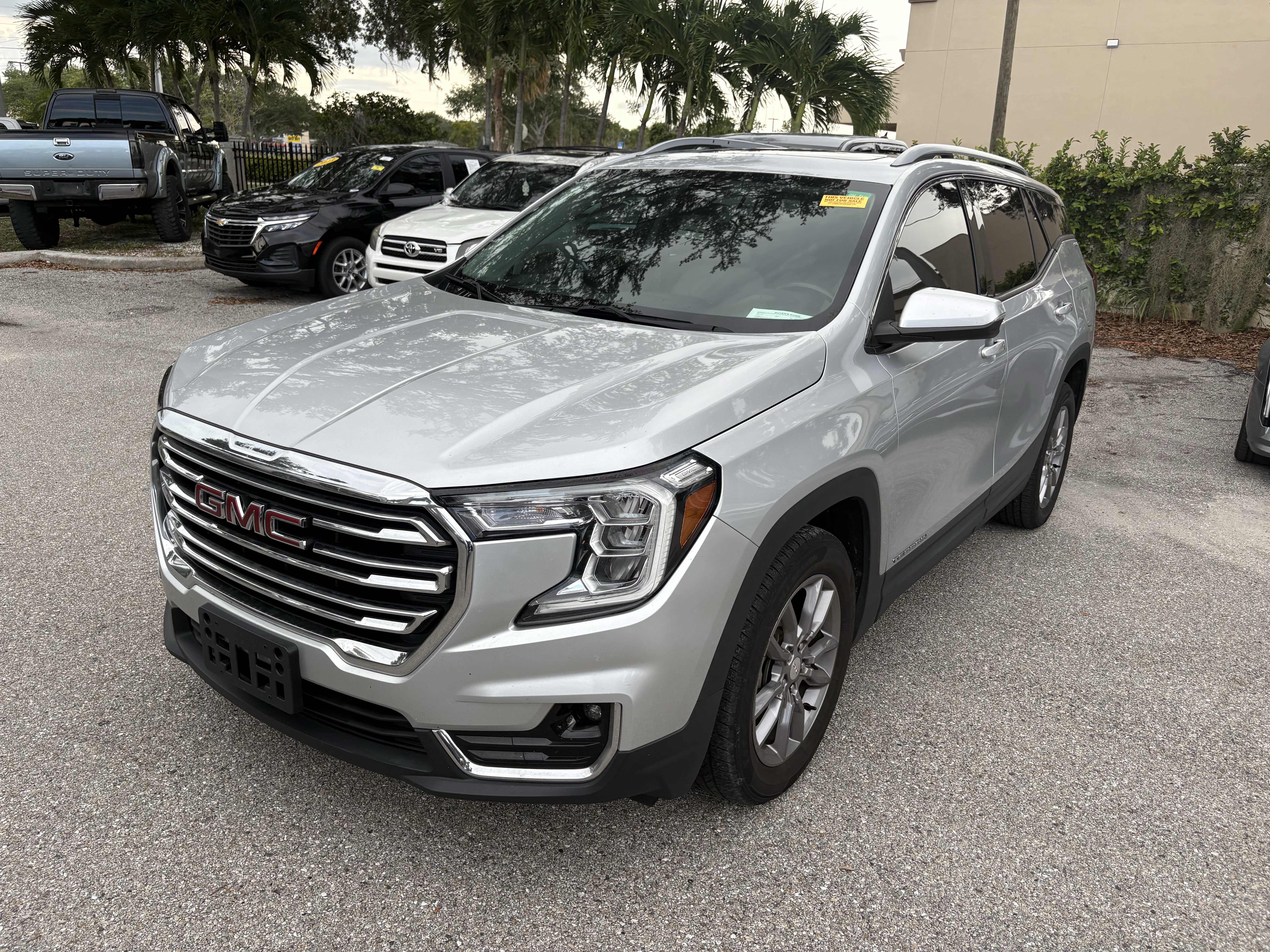 Used 2022 GMC Terrain SLT AWD/4WD image 3