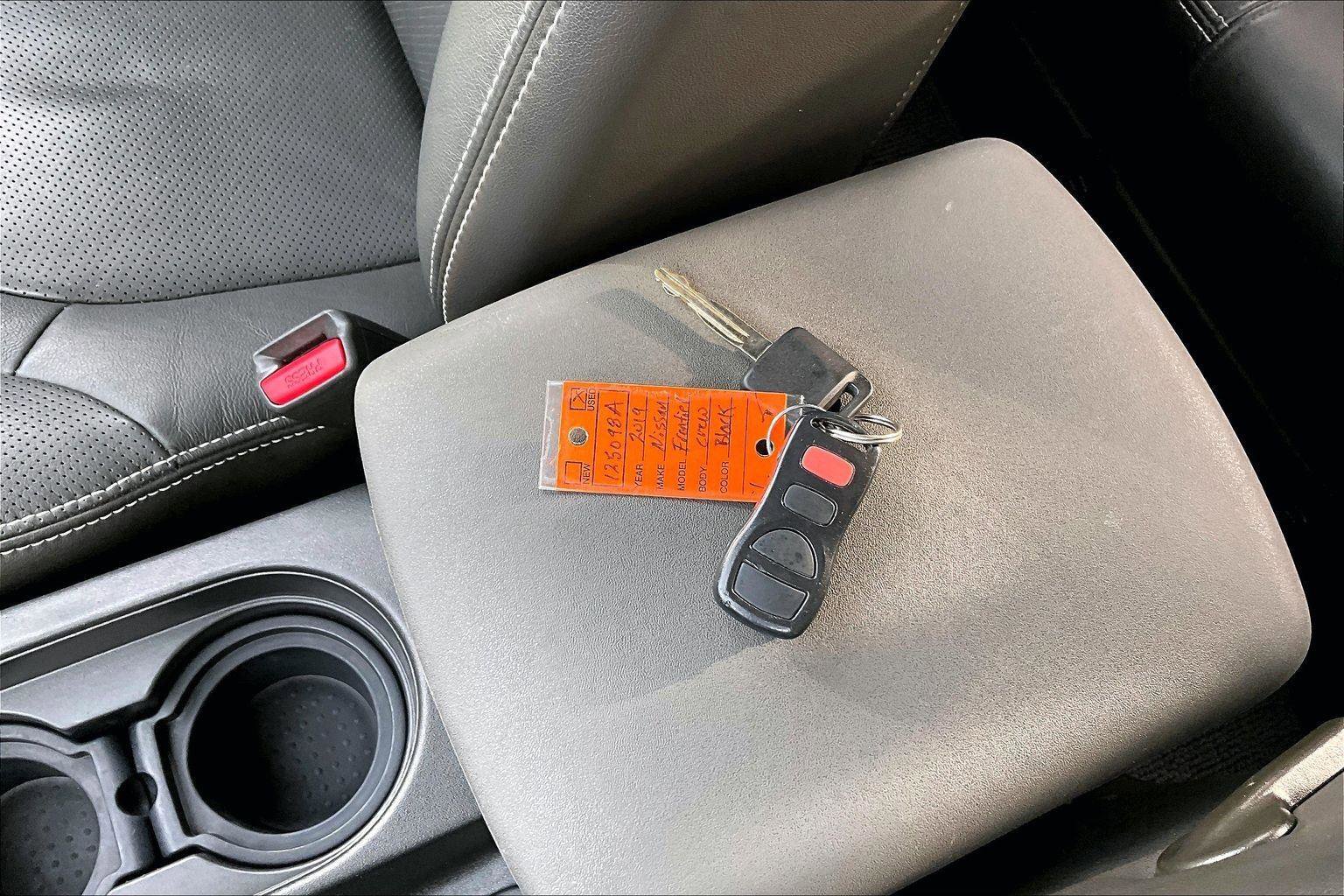 Used 2019 Nissan Frontier PRO-4X image 11