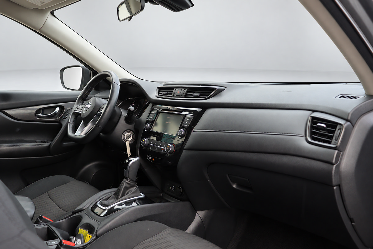 Used 2020 Nissan Rogue S w/ Special Edition Package FWD image 22