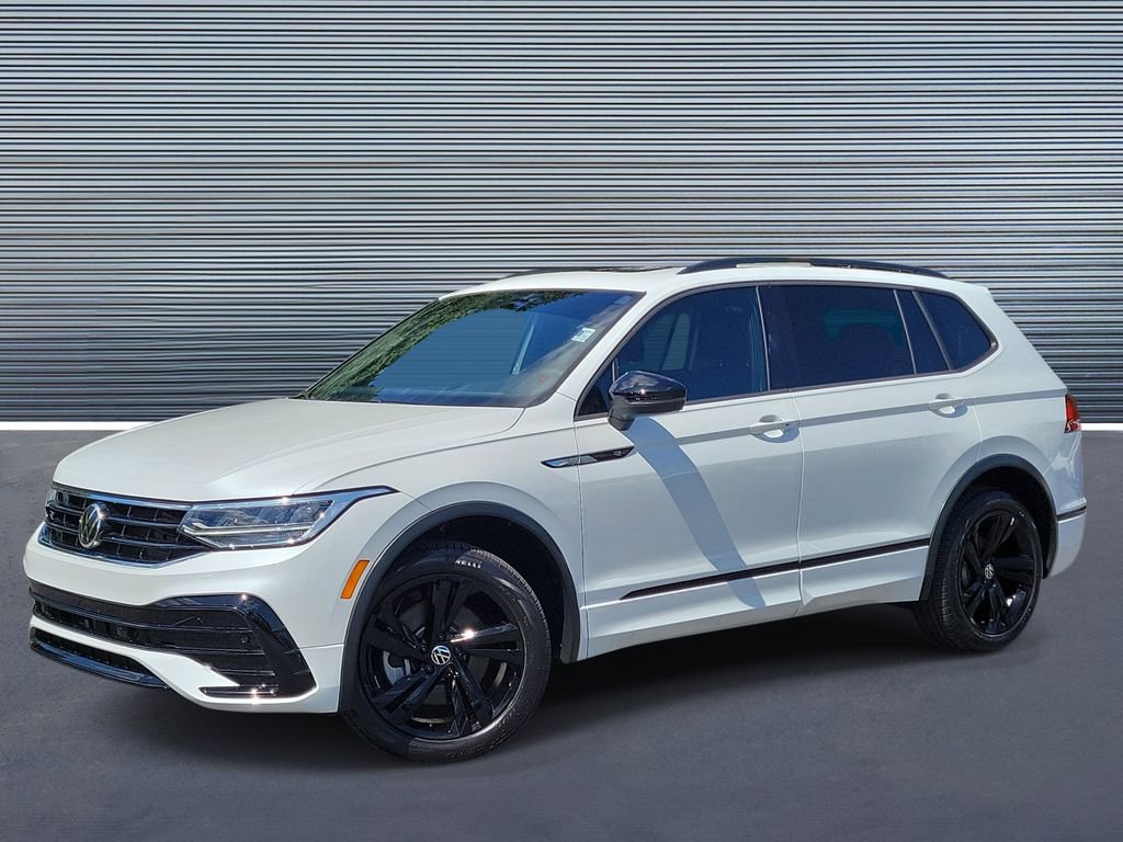 Used 2024 Volkswagen Tiguan SE R-Line