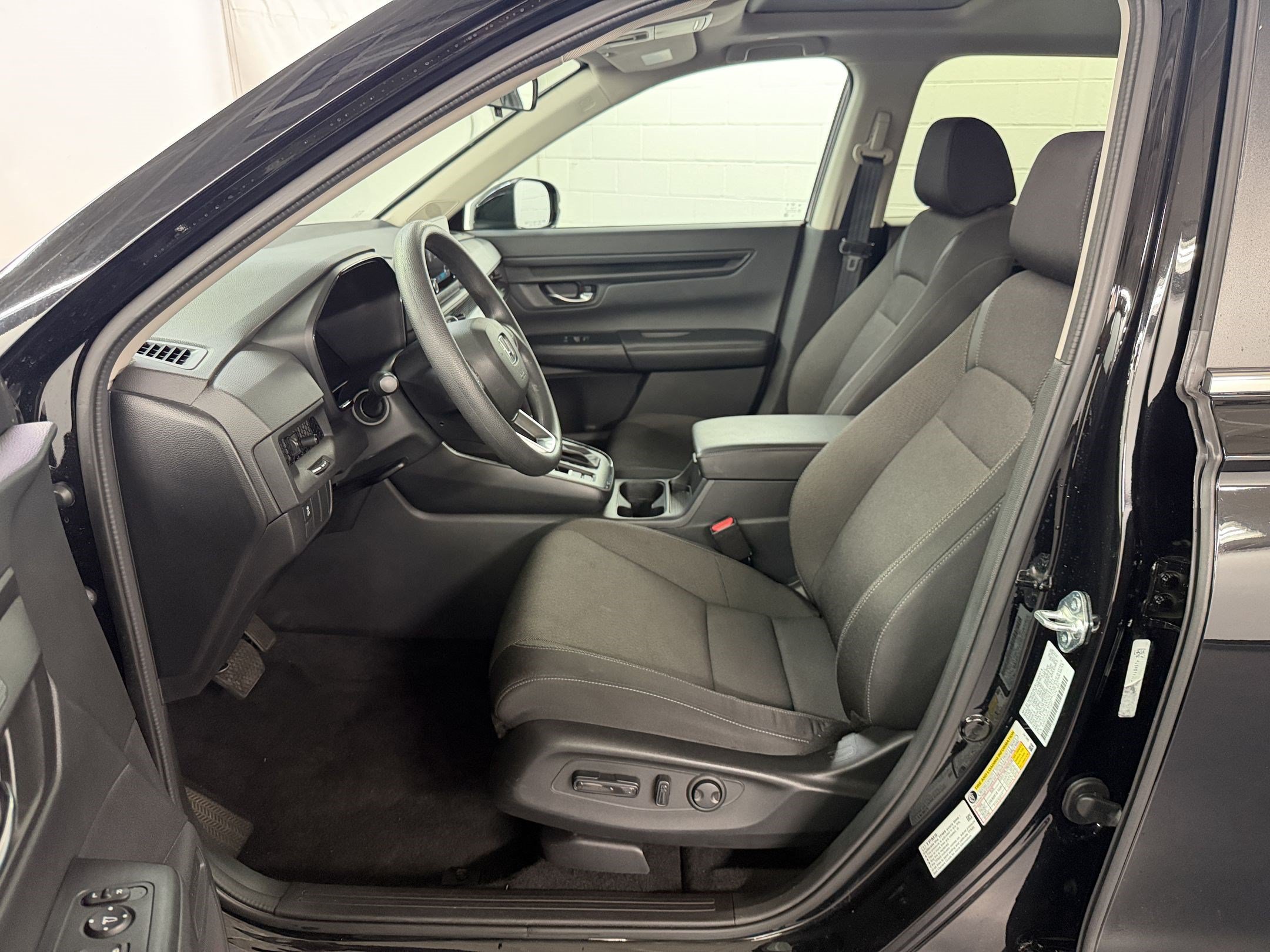 Used 2025 Honda CR-V EX image 5
