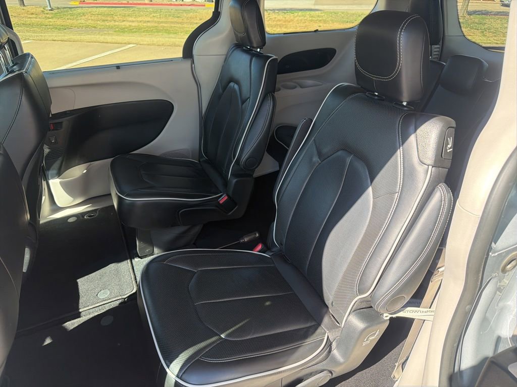 Used 2024 Chrysler Pacifica Limited image 17
