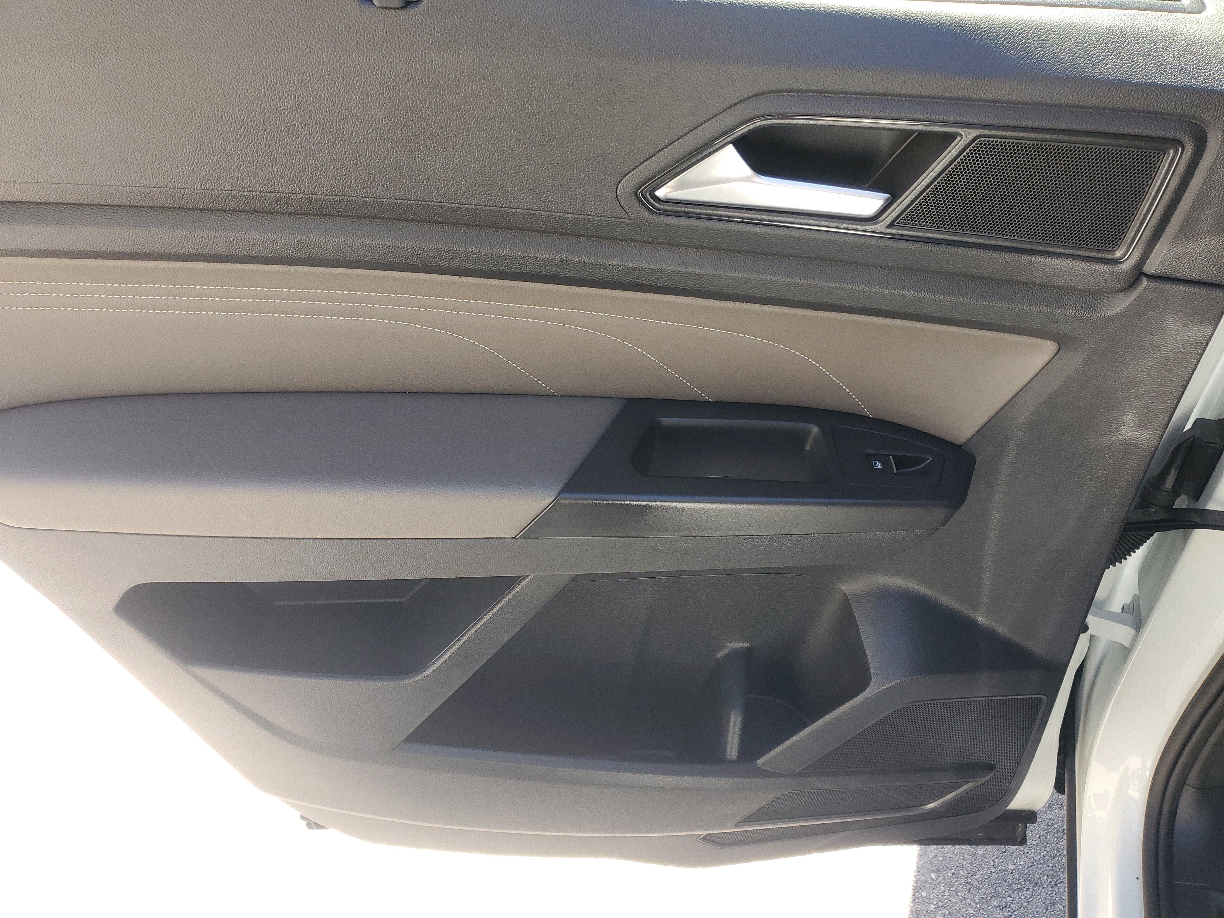 Used 2023 Volkswagen Atlas SE w/ Panoramic Sunroof Package image 15