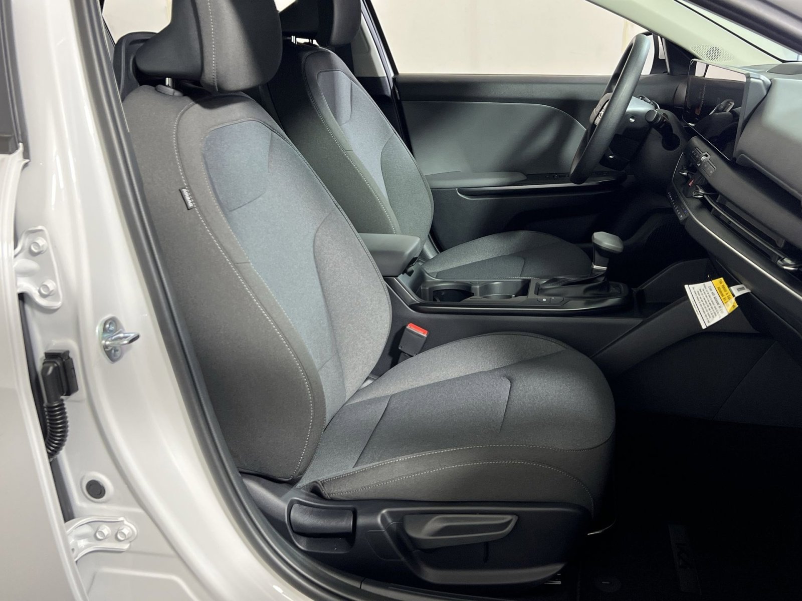 New 2025 Kia K4 LXS image 25