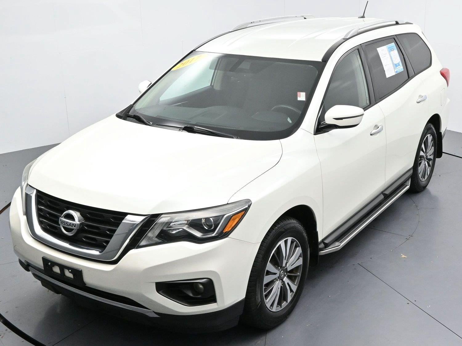 Used 2017 Nissan Pathfinder SV w/ SV Tech Package AWD/4WD image 41