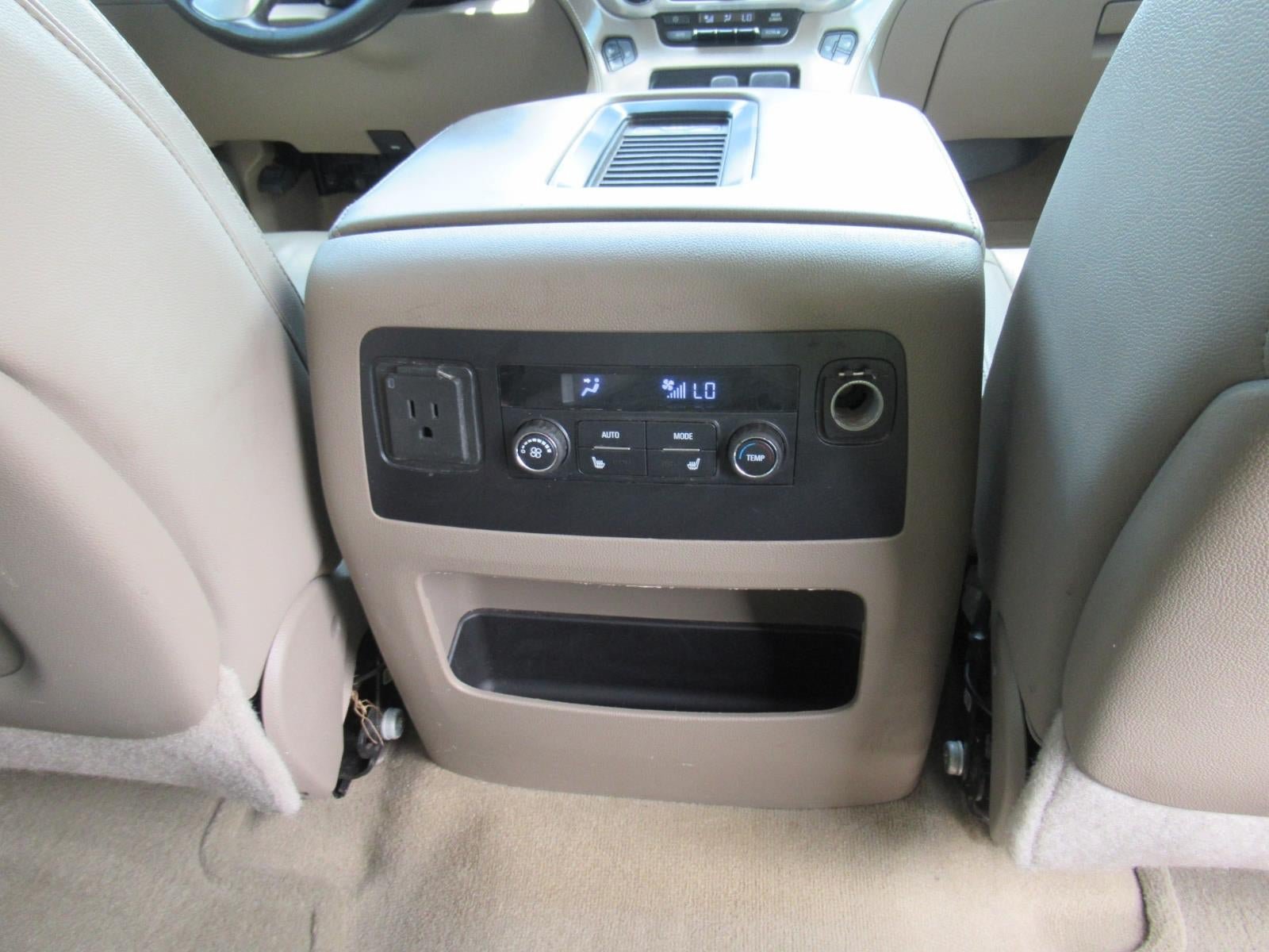 Used 2015 GMC Yukon XL SLT w/ HD Trailering Package RWD image 34