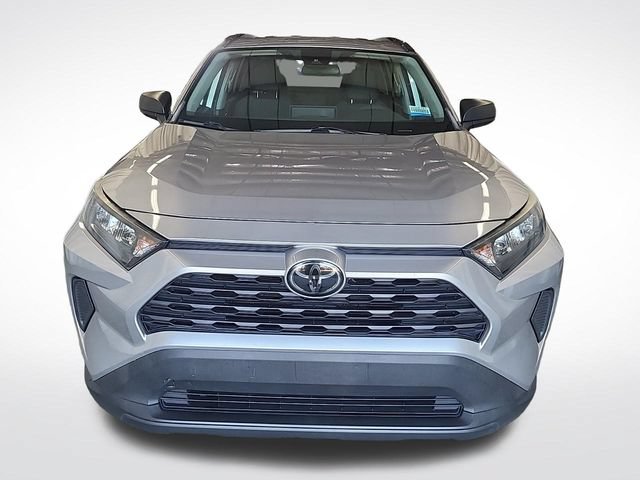 Used 2020 Toyota RAV4 LE FWD image 6