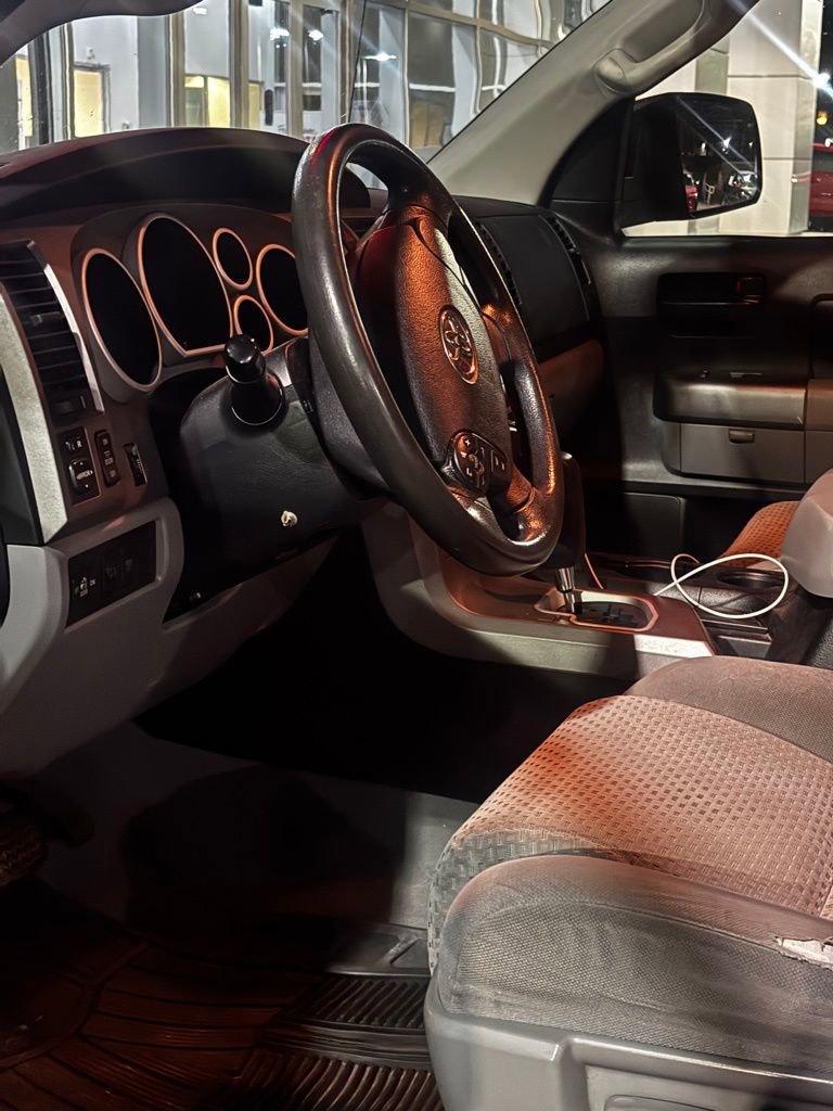 Used 2011 Toyota Tundra 4x4 Double Cab image 3