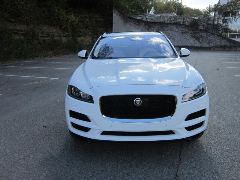 Used 2019 Jaguar F-PACE Premium image 32