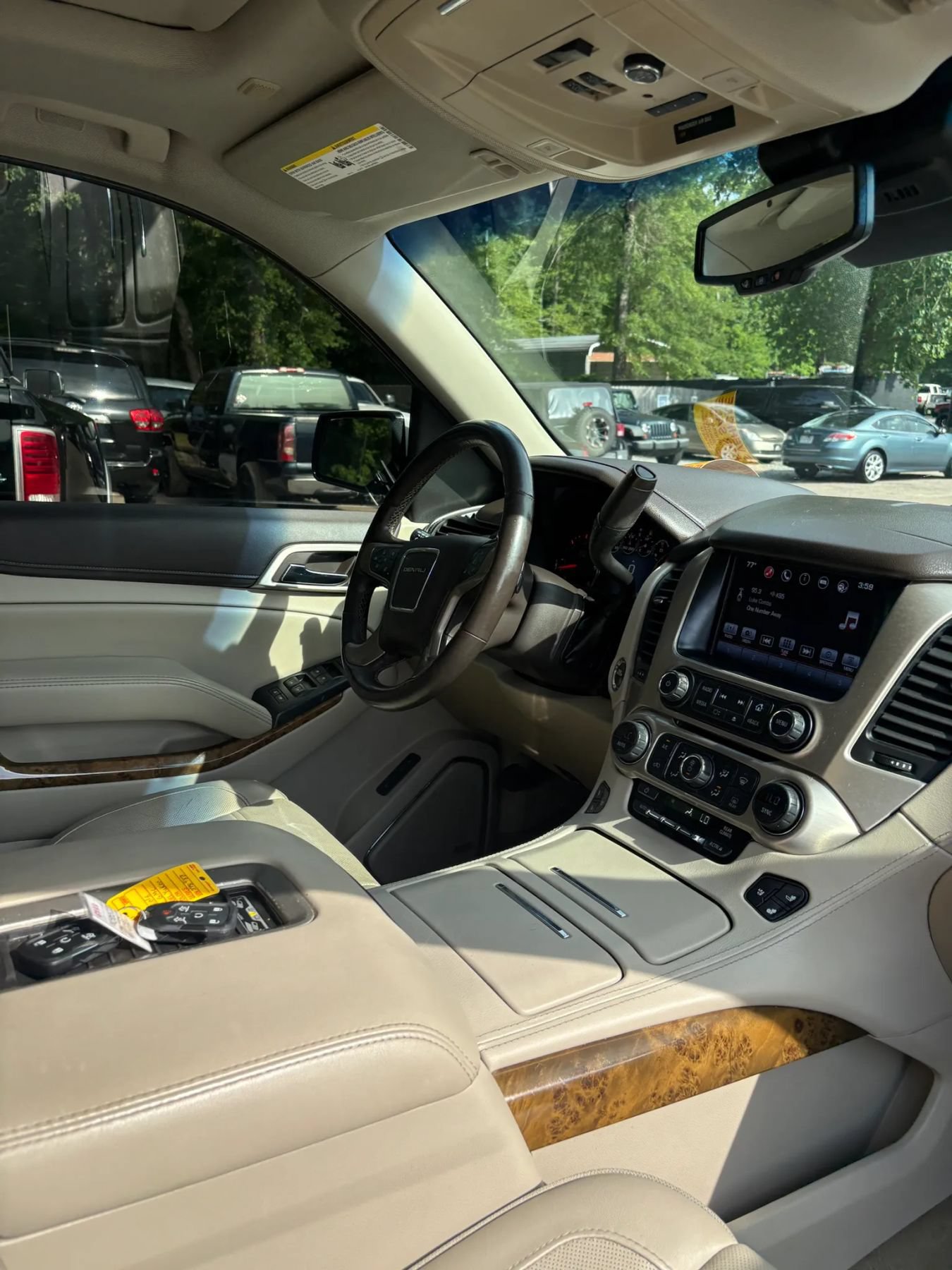 Used 2016 GMC Yukon Denali w/ Open Road Package AWD/4WD image 33