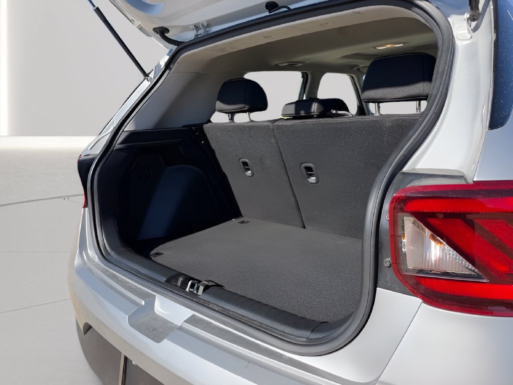 Used 2025 Hyundai Venue SEL FWD image 8