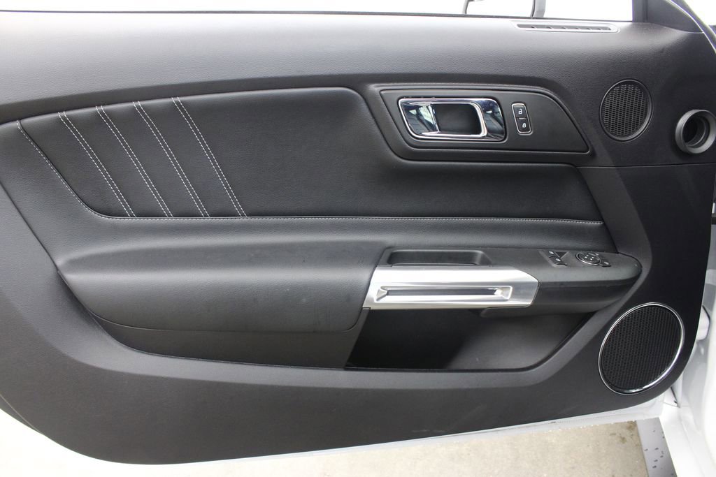 Used 2017 Ford Mustang GT Premium RWD image 16