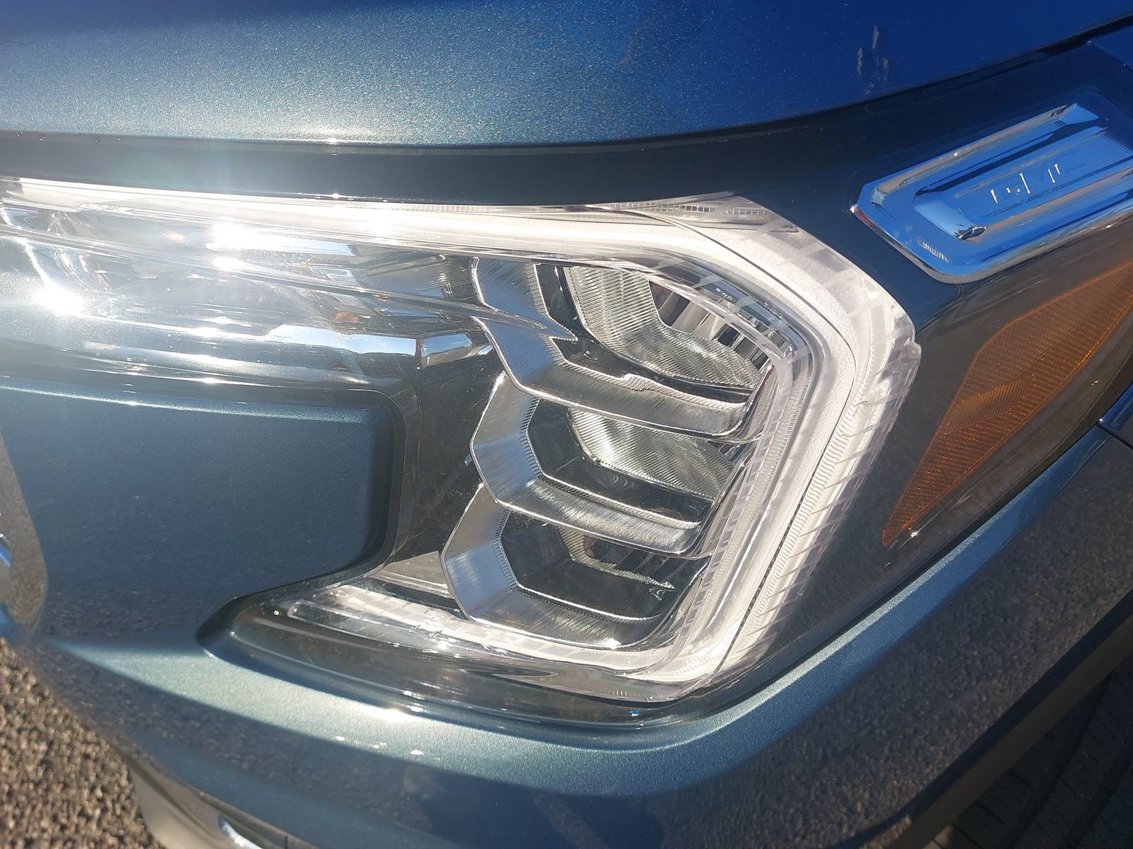 Used 2024 GMC Terrain SLT AWD/4WD image 30