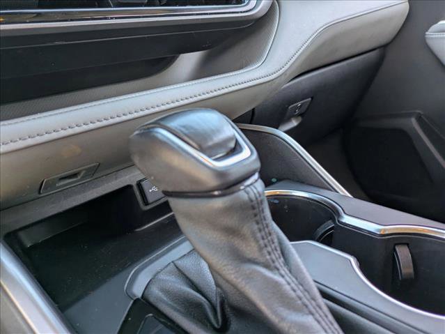 Used 2021 Toyota Highlander XLE image 12