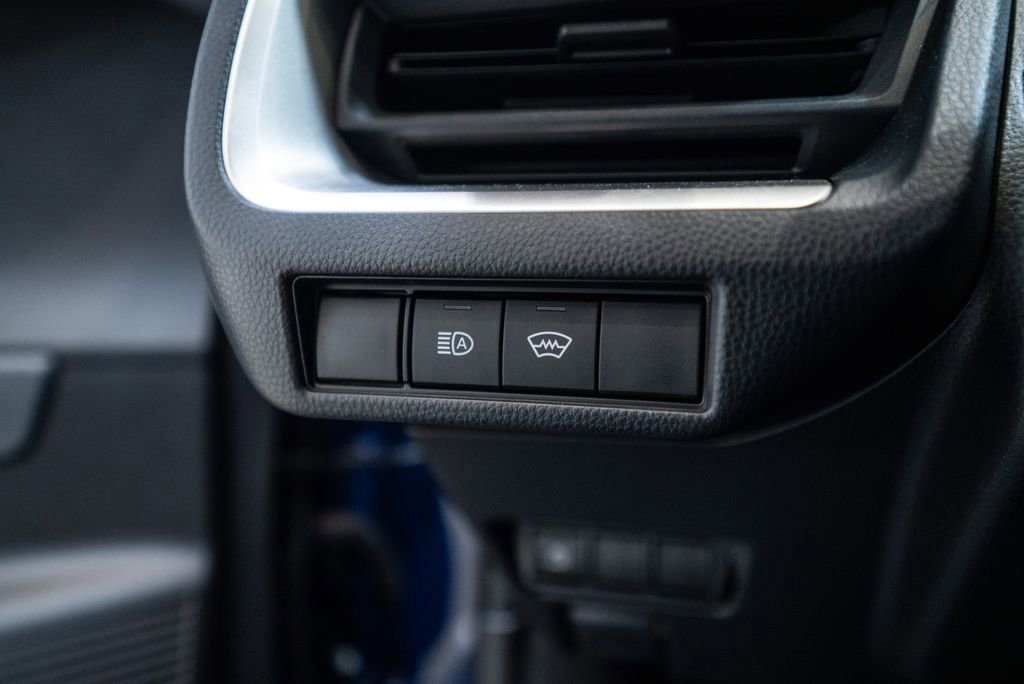 Used 2025 Toyota Prius LE image 22