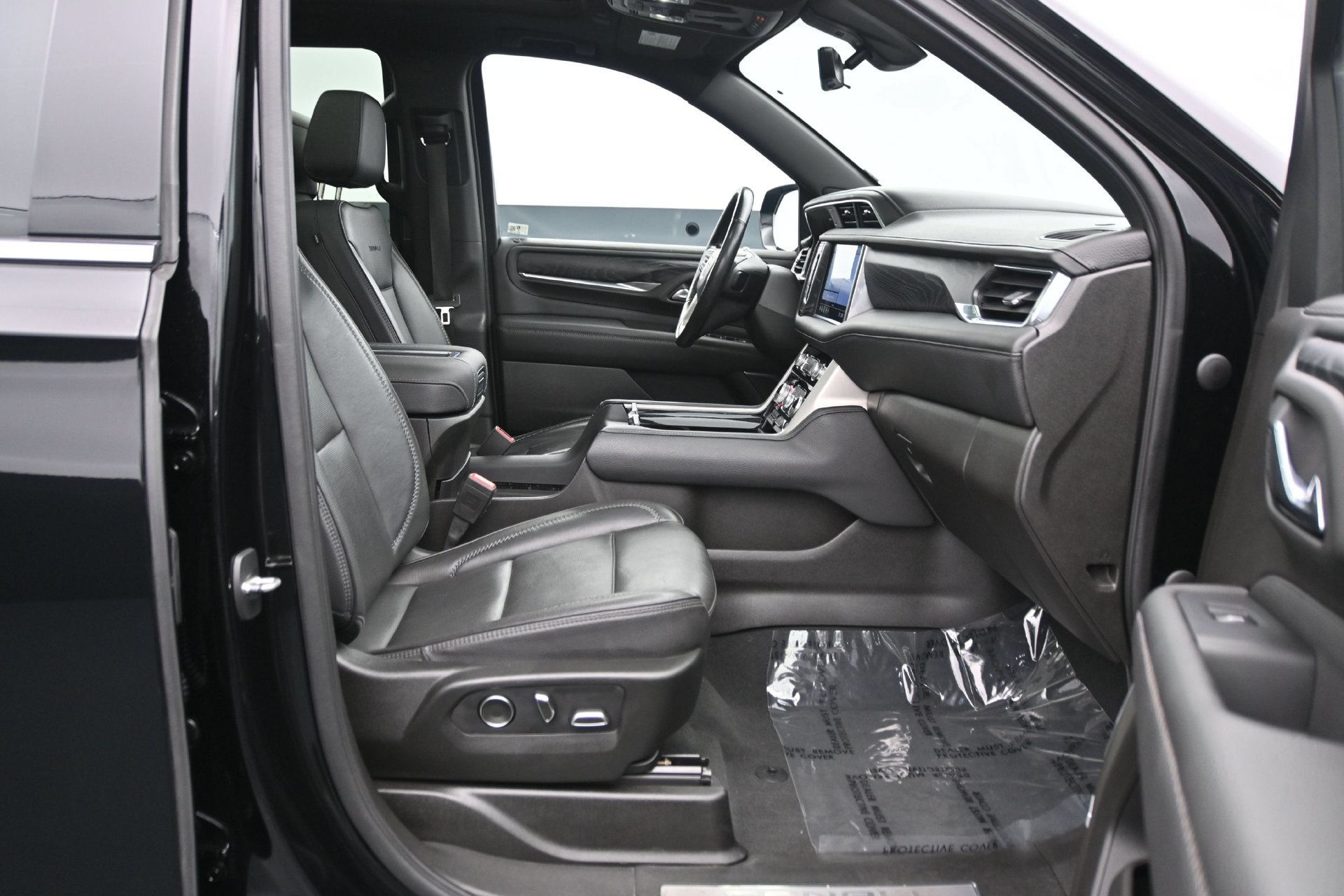 Used 2021 GMC Yukon Denali w/ Denali Ultimate Package AWD/4WD image 13
