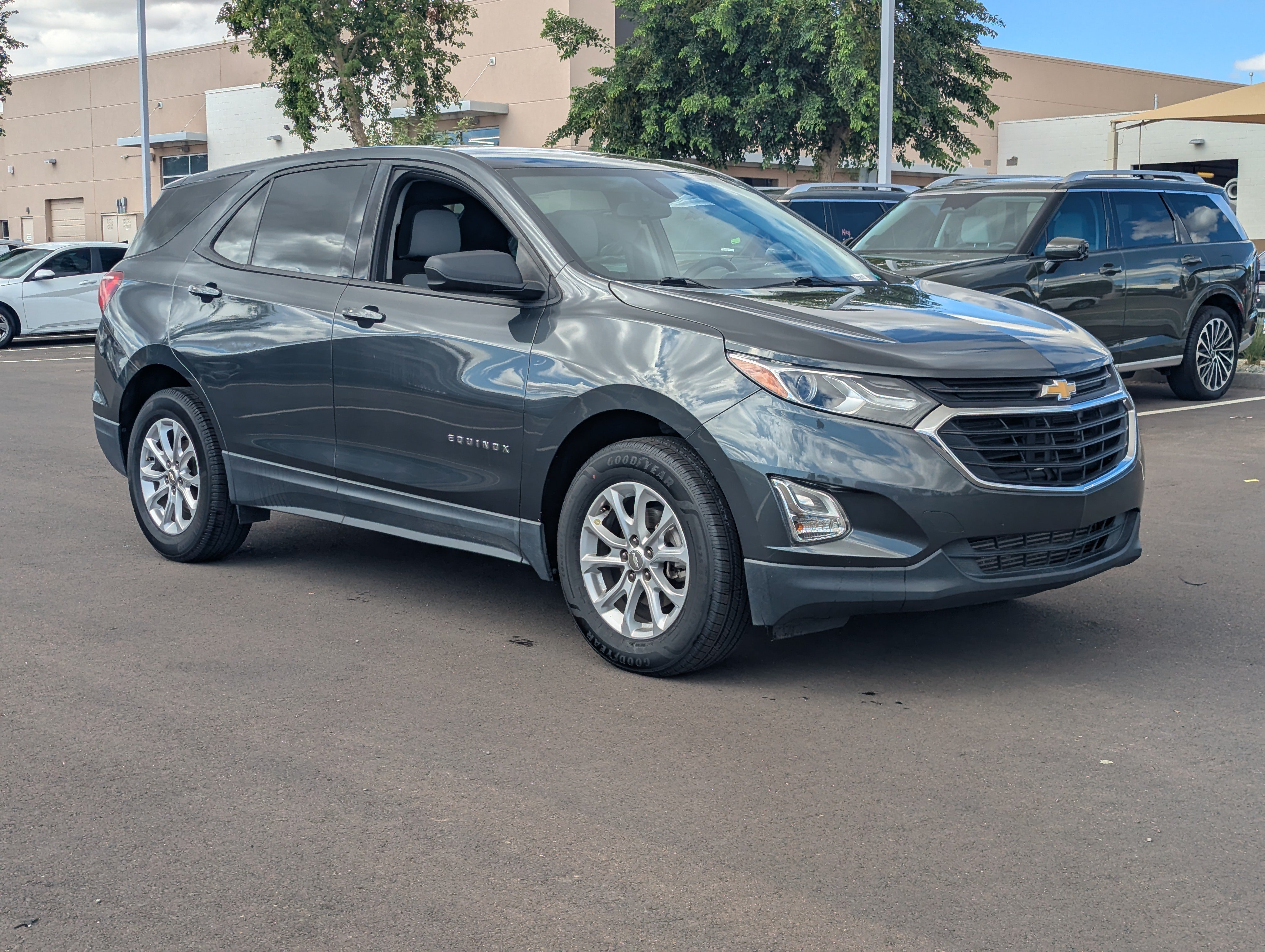 Used 2018 Chevrolet Equinox LS FWD image 34