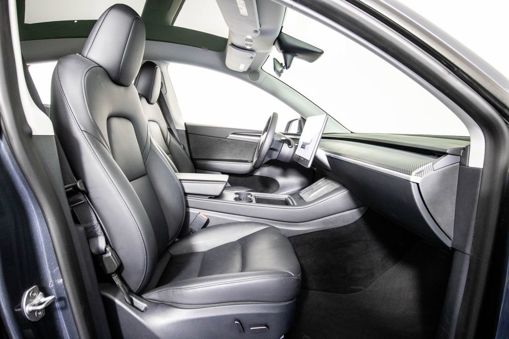 Used 2023 Tesla Model Y Long Range image 9