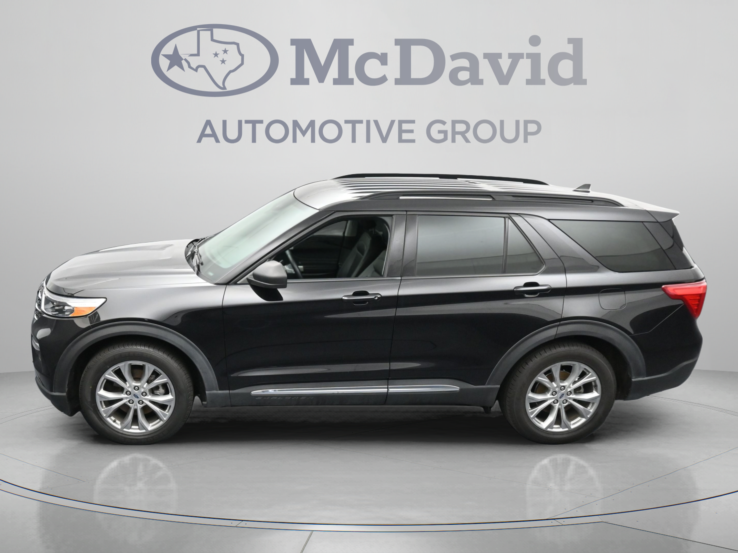 Used 2021 Ford Explorer XLT w/ Equipment Group 202A RWD image 36