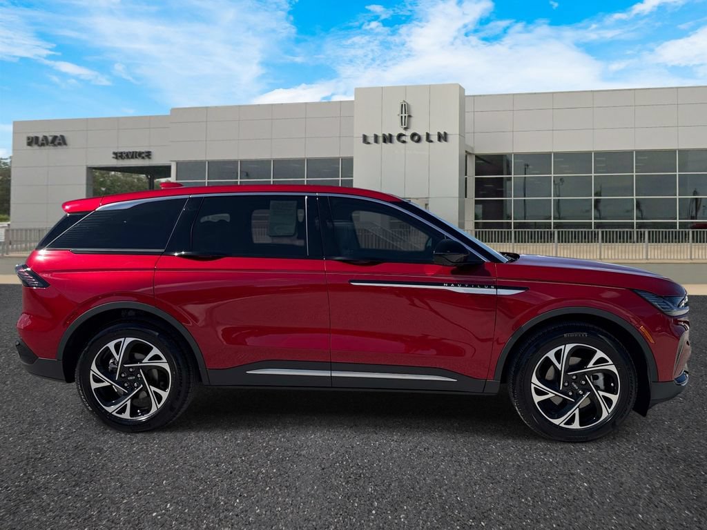 Certified 2026 Lincoln Nautilus Premier AWD/4WD image 2