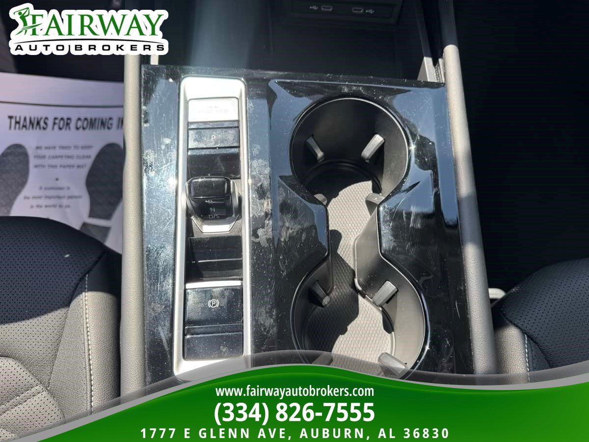 Used 2025 Volkswagen Atlas SE AWD/4WD image 25