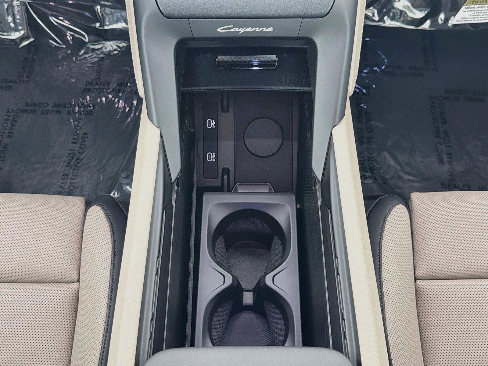 New 2026 Porsche Cayenne Coupe AWD/4WD image 32