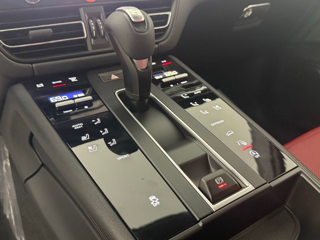 New 2026 Porsche Macan image 34