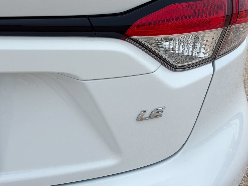 Used 2025 Toyota Corolla LE FWD image 14