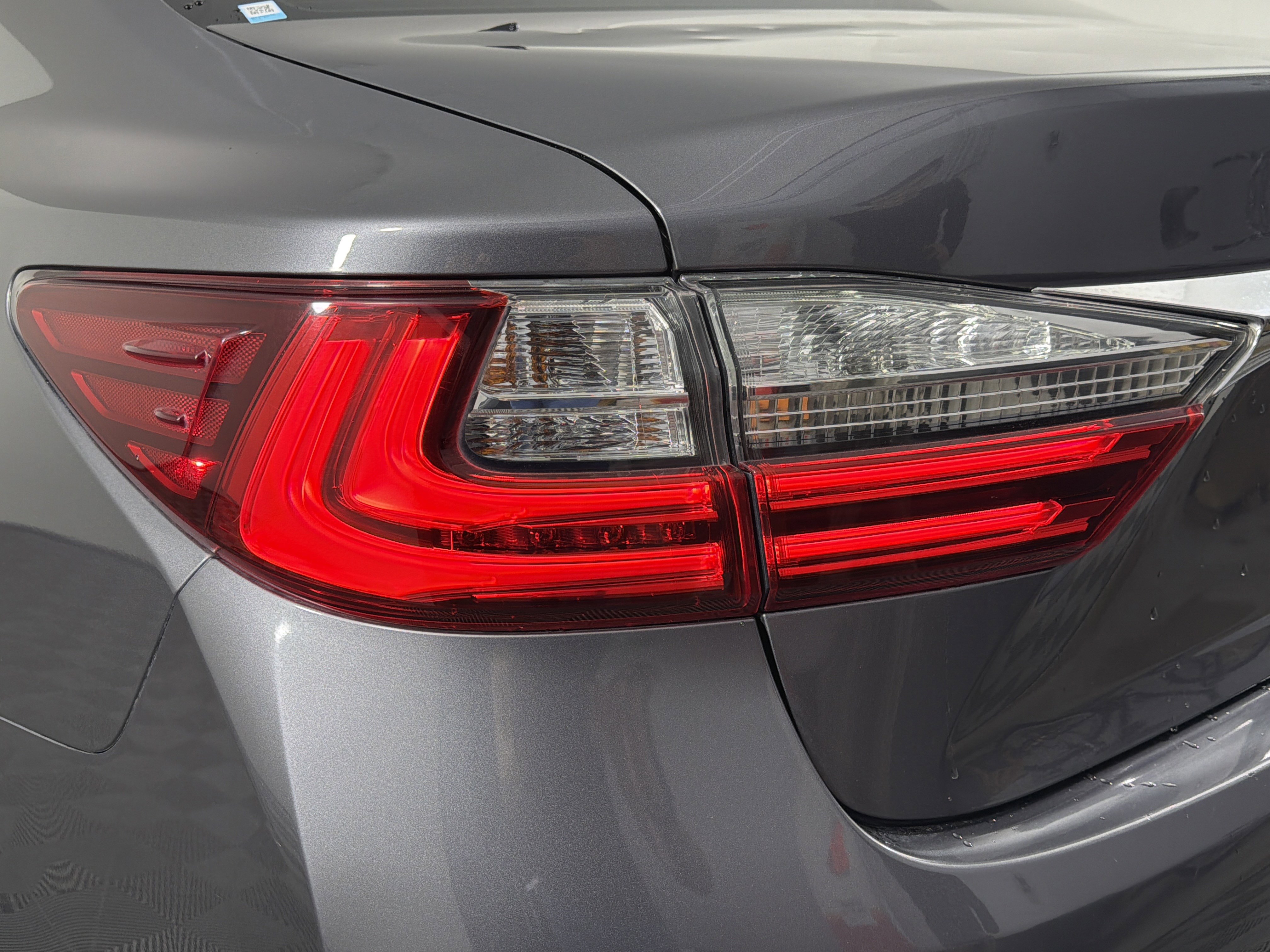 Used 2018 Lexus ES 350 w/ Luxury Package w/Wood Trim image 26