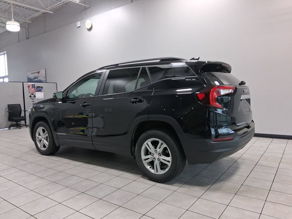 Used 2024 GMC Terrain SLE w/ Driver Convenience Package AWD/4WD image 5