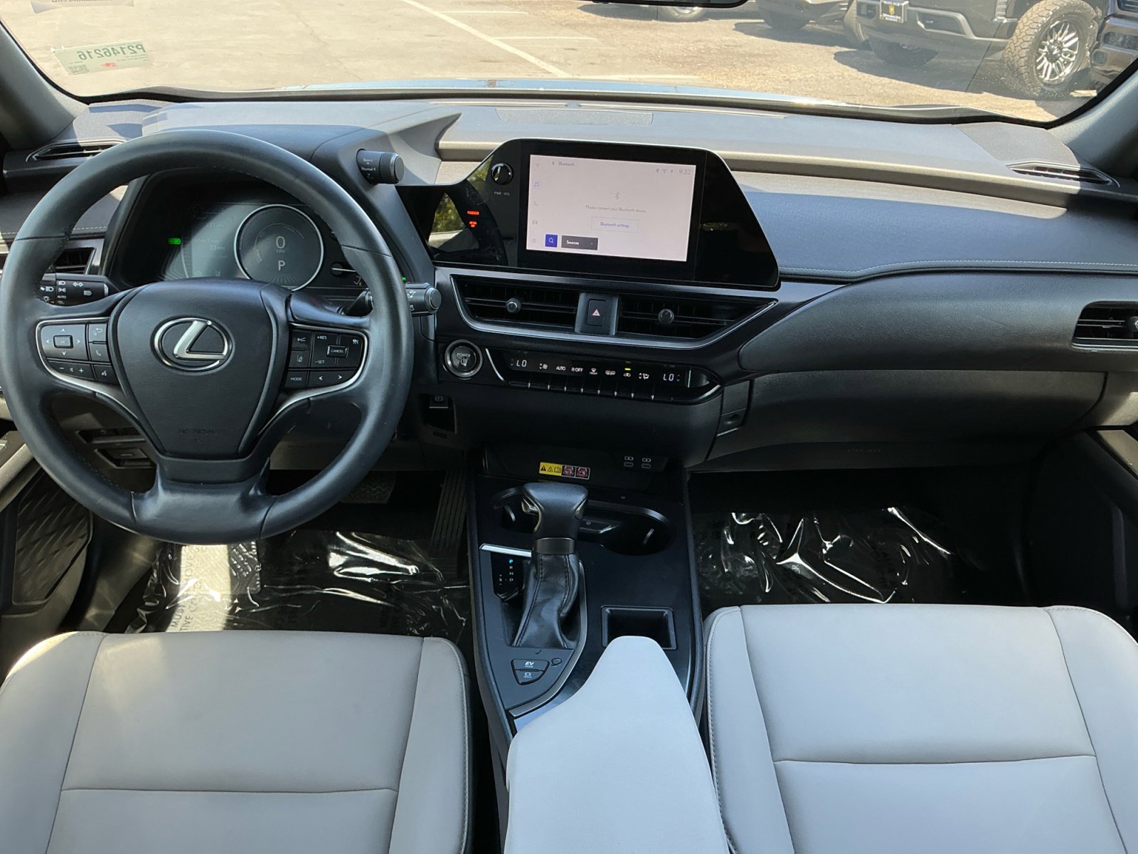 Used 2023 Lexus UX 250h FWD w/ Accessory Package (Z2) image 15