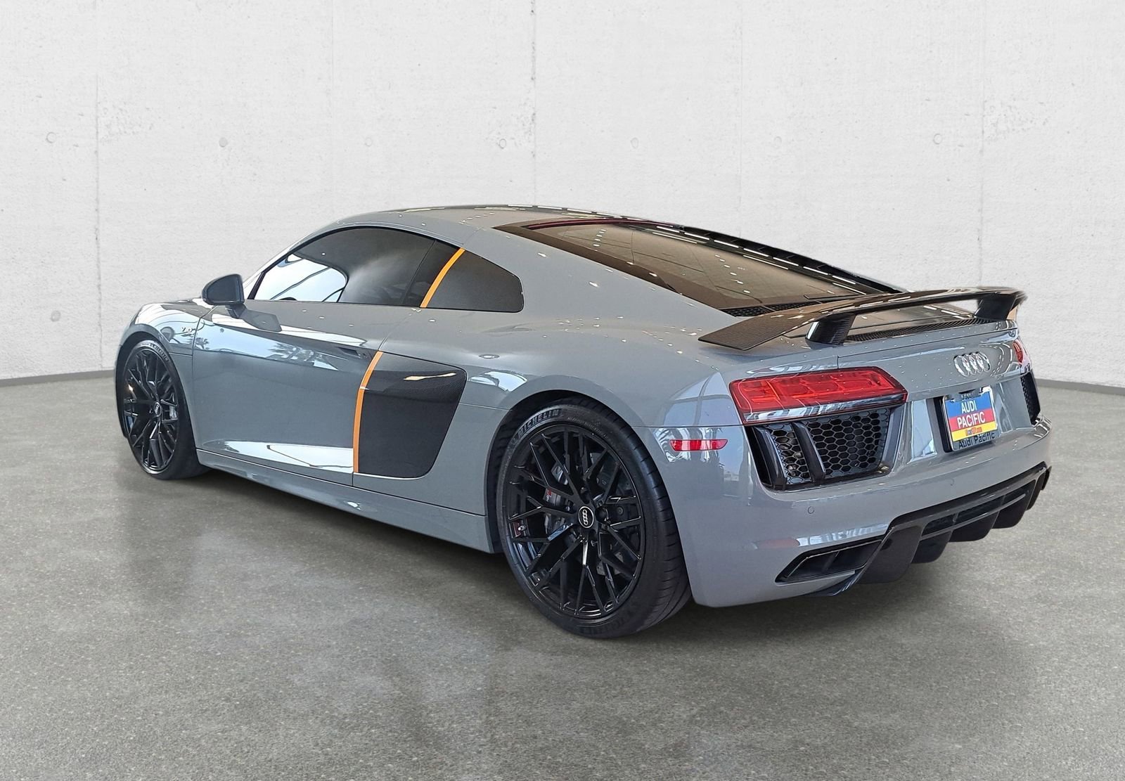 Used 2017 Audi R8 V10 plus w/ Full Leather Package AWD/4WD image 7