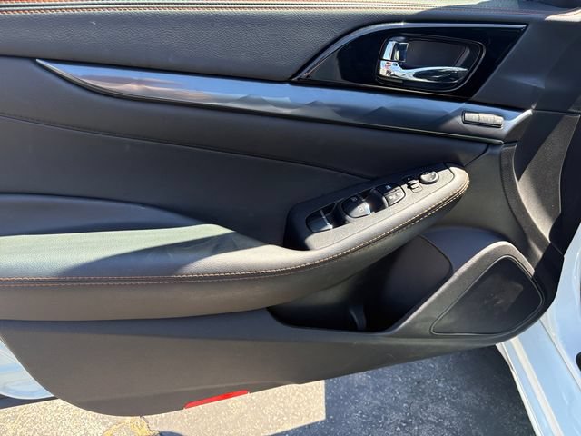 Used 2023 Nissan Maxima SR w/ Sport Mat Group FWD image 13
