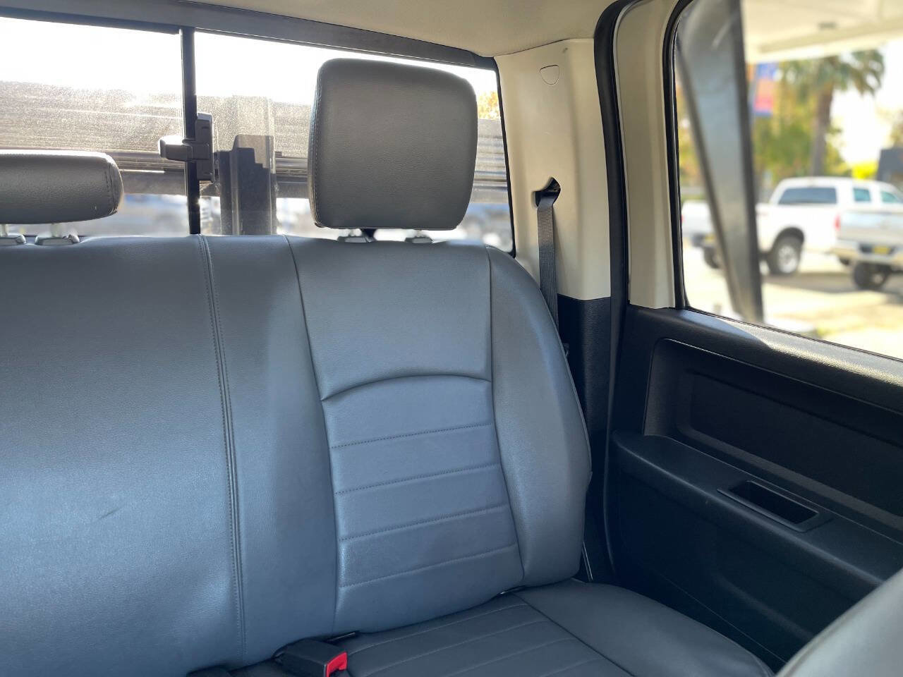 Used 2014 RAM 3500 Tradesman image 17