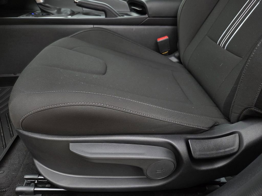 Certified 2025 Hyundai Elantra Sport FWD image 13