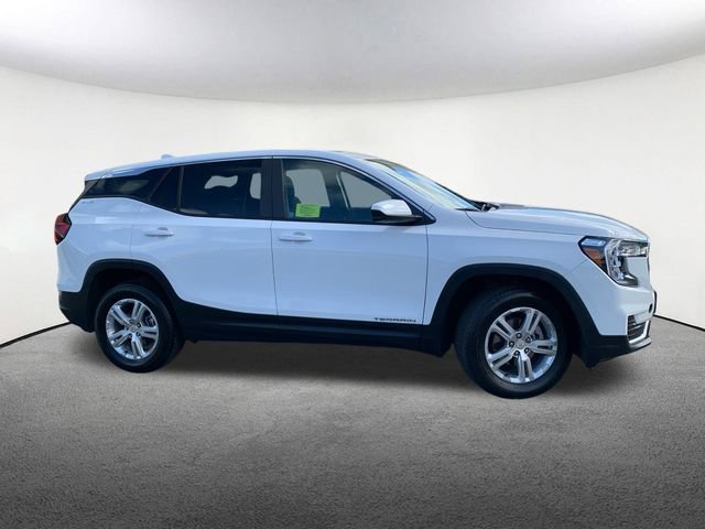 Used 2024 GMC Terrain SLE image 15
