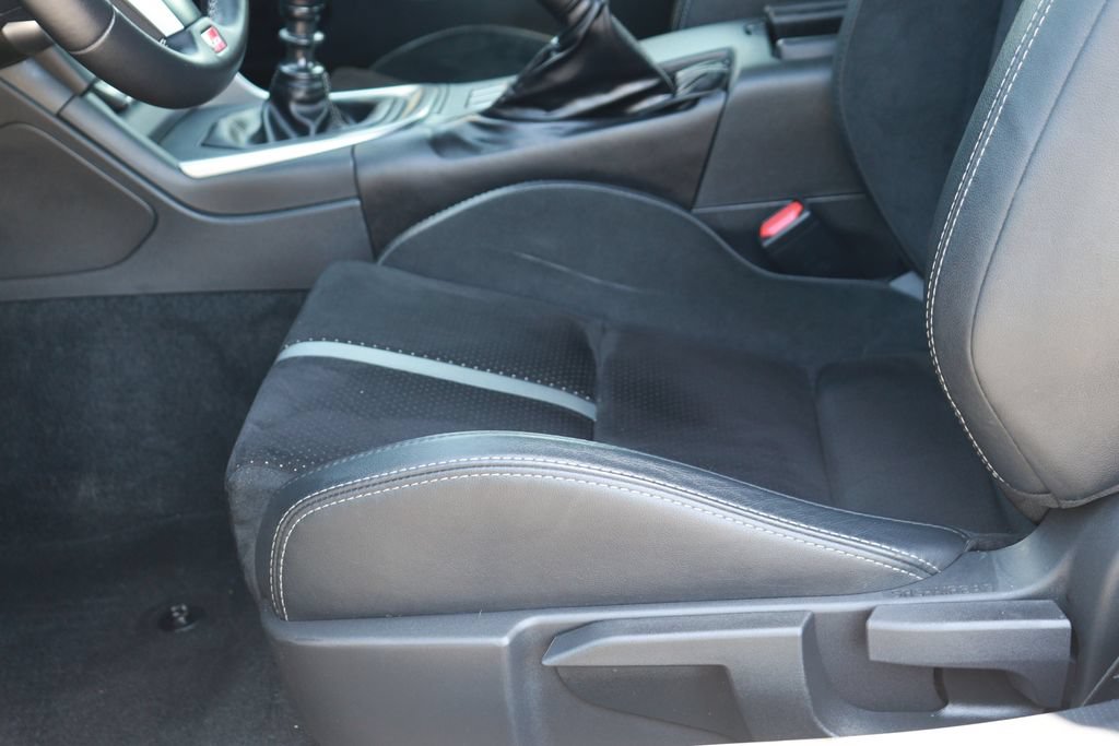 Used 2025 Toyota GR86 Premium w/ Performance Package RWD image 10