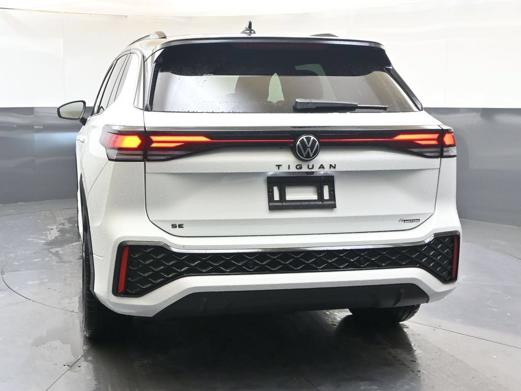 Used 2026 Volkswagen Tiguan SE R-Line AWD/4WD image 4