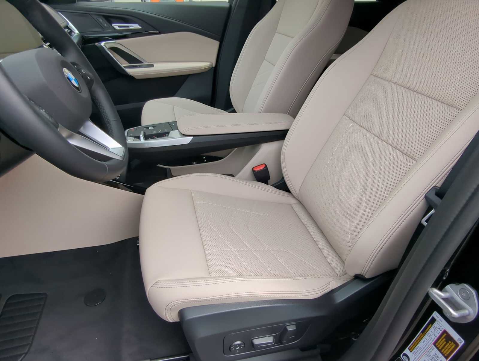 Used 2025 BMW X1 xDrive28i w/ Convenience Package image 16