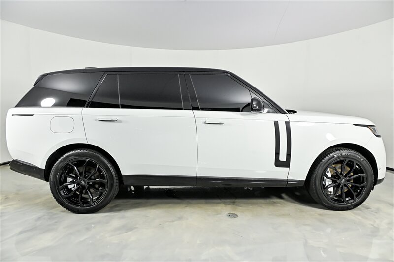 Used 2022 Land Rover Range Rover Long Wheelbase SE AWD/4WD image 10