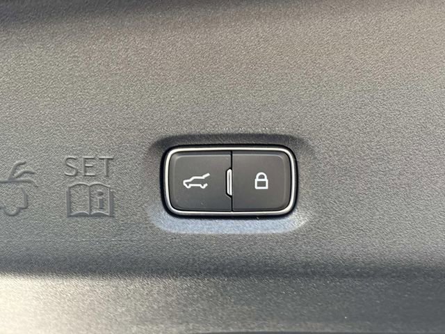 New 2025 Lincoln Navigator Reserve w/ Jet Appearance Package AWD/4WD image 13