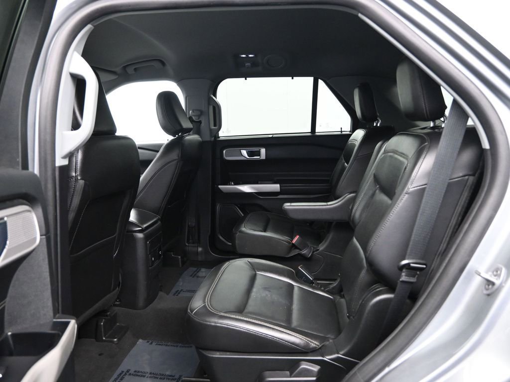 Used 2022 Ford Explorer Limited w/ Equipment Group 301A image 31