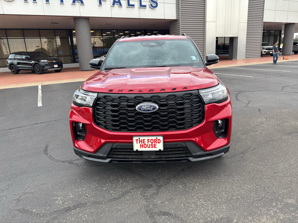 New 2026 Ford Explorer ST-Line w/ ST-Line Street Pack RWD image 2